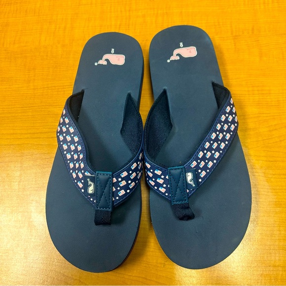 Vineyard Vines Shoes - Vineyard Vines American Flag Flip Flops size 9